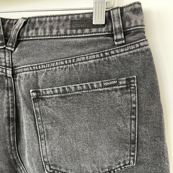 Volcom Women’s High-Rise Raw-Hem Stoned Denim Mini Jean Skirt | Black - Picture 4 of 8